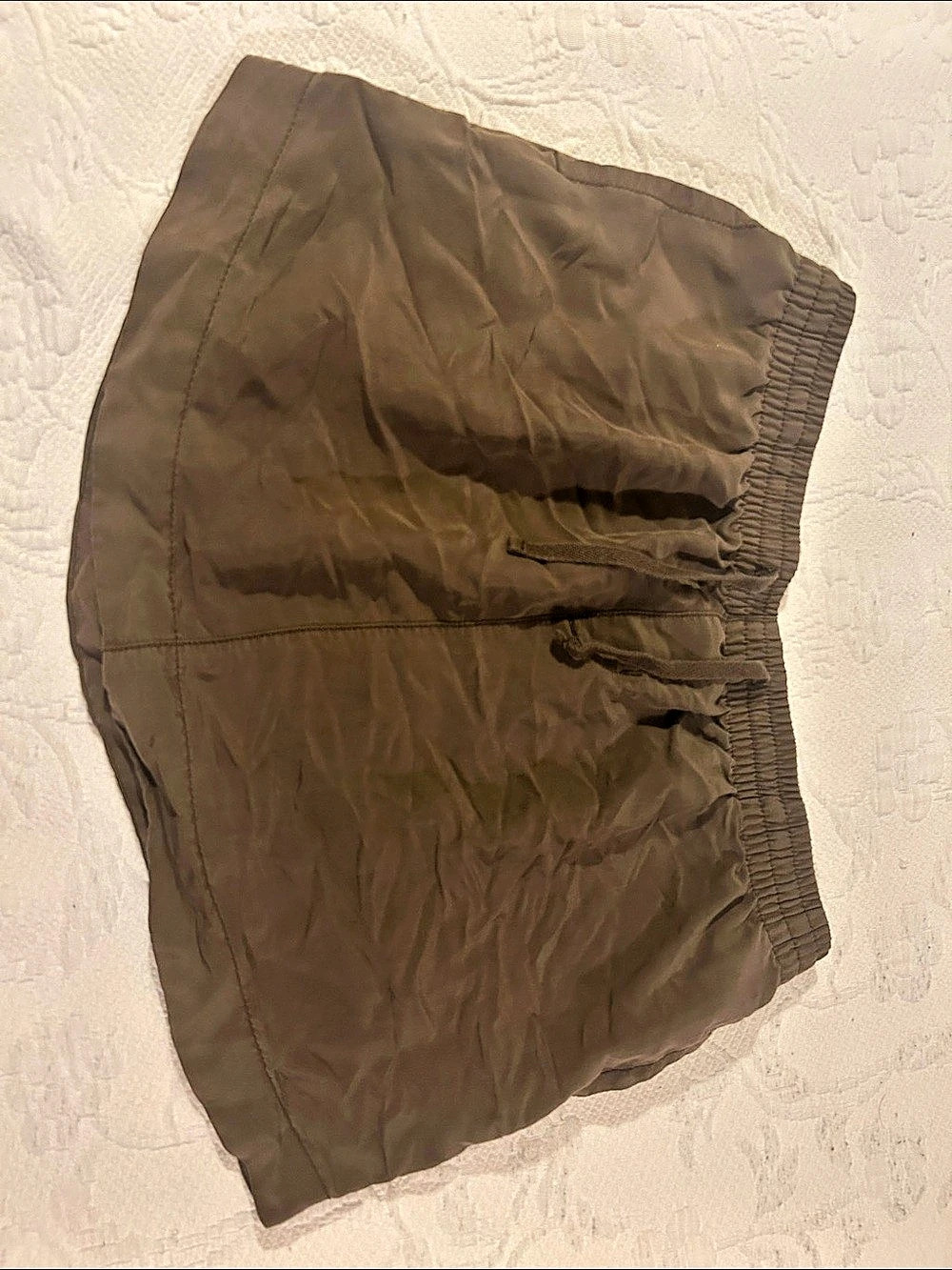 Old Navy Cargo Shorts in Brown Size Small